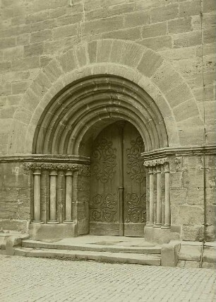 Dinkelsbühl, Westportal der Stadtpfarrkirche Sankt Georg