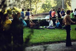 DDR. Teilnehmer einer Freiluftveranstaltung