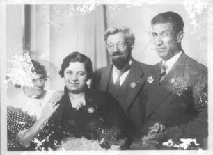 Etha und Hans Richter mit einem türkischen Paar