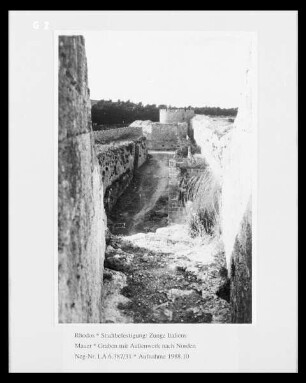 Stadtbefestigung: Zunge Italiens — Mauer