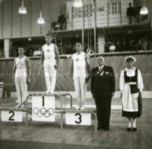 Turnwettkämpfe auf der Olympiade im finnischen Helsinki