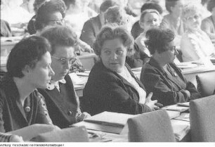 Verschiedene Veranstaltungen des Demokratischen Frauenbundes Deutschlands (DFD), Verleihung der Goldenen Nadel an Naumann, Salatzubereitungskurse, u.a., November 1964 & Bezirksdelegierten-Konferenz des Demokratischen Frauenbundes Deutschlands (DFD), April 1969