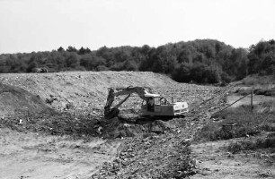 Freiburg: Westrandstraße durch Alte Müllkippe