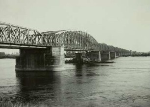Wittenberg, Elbbrücke : Wittenberge. Elbbrücke. Blick vom rechten zum linken Elbufer