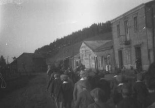 Jungengruppe in einer Siedlung. (Lateinamerika-Aufenthalte 1928/1942 – 1. Chile 1928)