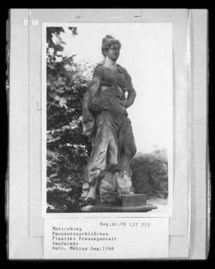 Frauengestalt : Frauengestalt. Sandstein. 18. Jahrhundert. Moritzburg, Fasanenschlösschen, Garten