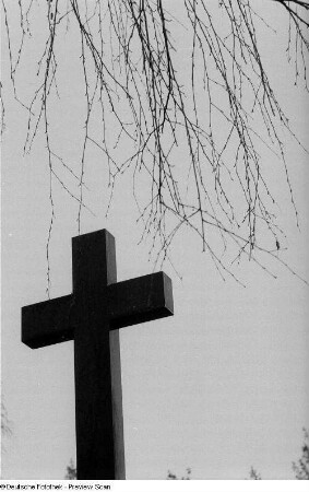 Grabkreuz auf dem Südfriedhof