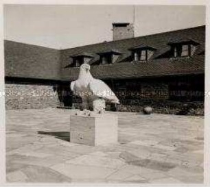 Schleiden, NS-Ordensburg Vogelsang, Bildhauer Professor Willy Meller, Figur "Adler"