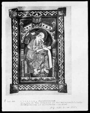 Evangeliar aus Weihenstephan — Der Evangelist Johannes, Folio 136verso