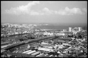 Cherbourg: Gesamtsicht, Stadt, Hafen und Meer