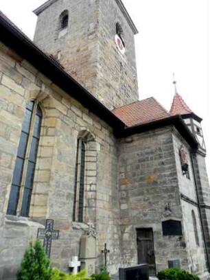 Langhaus (spätgotischer Neubau Jahr 1460) mit Anbau und Treppenturm zu den Emporen von Südwesten