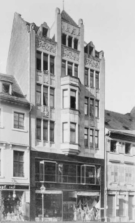 Wohn- und Geschäftshaus