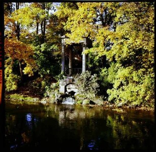 Donaueschingen: Schlosspark, Tempel der Donauquelle