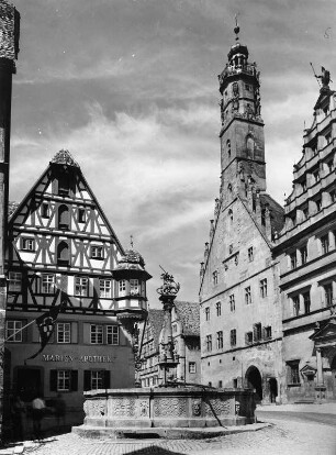 Rothenburg ob der Tauber. Rathaus (um 1377). Turm (1555-1558)