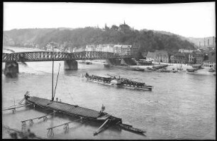 Meißen. Martinsberg,Brücke,Elbe m. anker.Lastkahn u. Dampfer