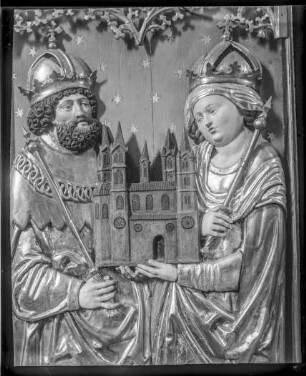 Pfarrkirche, Hochaltar - Relief Kaiserpaar Heinrich und Kunigunde