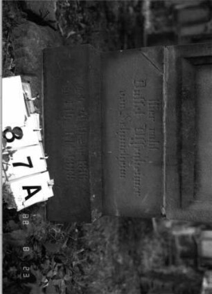 Grabstein 87 (Index: 100096140) Maße HxBxT: 118x51x18 cm: Grabstein 87A