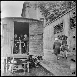 Spandauer Vorstadt in Berlin-Mitte, Bild 7: Pause (Originaltitel des Fotografen). SW-Foto, 1967 © Kurt Schwarz.