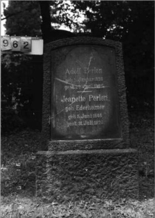Grabstein 962 [Hahn S. 167 Grab-Nr. 1322/23]