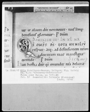 Arenberg-Sakramentar — Initiale (QUESUMUS), Folio 52