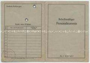 Provisorischer Personalausweis der Stadt Berlin - Personenkonvolut