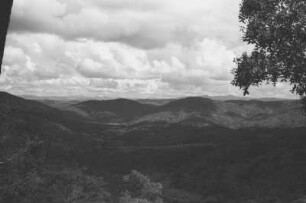 Landschaft bei Lukumburu : Blick über die Landschaft bei Lukumburu