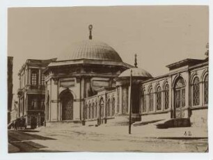 Mausoleum von Sultan Mahmud II., Istanbul: Außenansicht