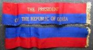Kranzschleife der Präsidentin der Republik Korea Park Geun-hye
