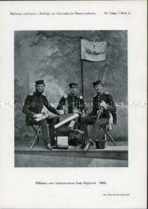 Uniformdarstellung, Foto von Offizieren des Leib-Regiments mit Fahne, Hannover, 1866.