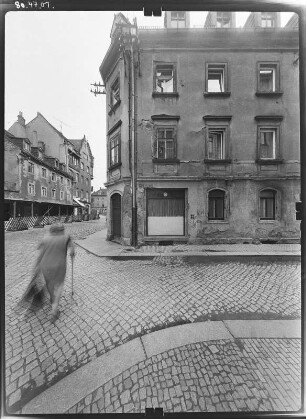 Meißen-Altstadt, Nicolaisteg 1. Wohnhaus mit Laden (um 1855). Straßenfront (Teilansicht)