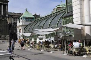 Burggarten in Wien : Blick auf das Cafè im Wiener Burggarten am Palmenhaus, 2008