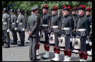 Fotografie: Offizielle Verabschiedung von US-Stadtkommandant Major General John H. Mitchell in Berlin-Dahlem