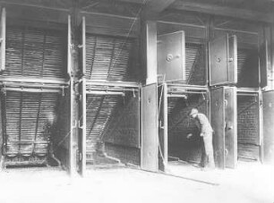 Großkraftwerk Golpa-Zschornewitz, Feuerungsanlage (Treppenroste) : Technikgeschichte | Elektrotechnik | Erzeugung elektrischer Energien | Die mitteldeutsche Fernstromversorgung der Elektrowerke AG