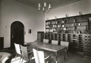Dresden, Lingnerschloss, Innenaufnahme, Bibliothek : 1957 bezog der Dresdner Klub, später Dresdener Klub der Intelligenz, das Lingnerschloss. Es wurde dafür 1956/57 umgebaut.