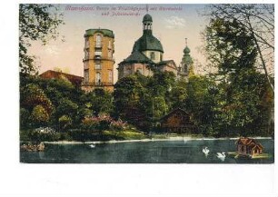 Partie im Friedrichspark mit Sternwarte und Jesuitenkirche in Mannheim