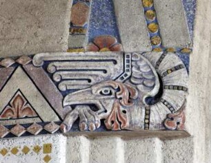 Kapitell mit Drachenfigur
