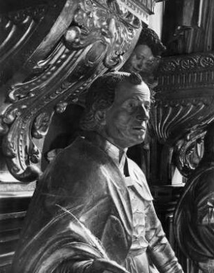 Hochaltar : Hochaltar. Holz, geschnitzt, vergoldet, gefasst (1626-1632; M. Hönel). Bruststück einer männlichen Figur. Gurk, Pfarr- und ehemalige Domkirche Mariae Himmelfahrt, Chor