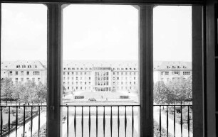 Freiburg: Frauenklinik, Außenansicht von der Chirurgischen Klinik