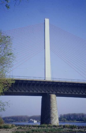 Rheinbrücke Bonn-Nord