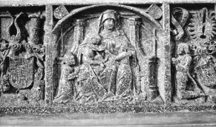 Grabstein für Anna von Welsberg (gestorben 1516) mit Darstellung der heiligen Anna Selbdritt