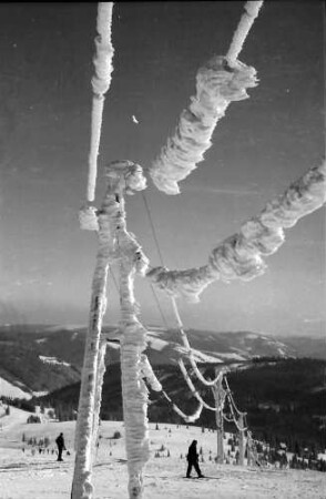 Feldberg: Vereiste Starkstromdrähte