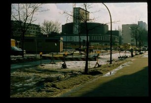 Lehniner Platz 4.2.79.
