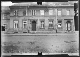 Neuruppin, Rosenstraße 9/10 (?). Doppelwohnhaus. Straßenfront (Teilansicht)