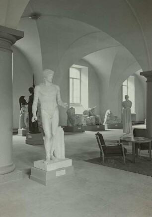 Raumaufnahmen aus dem Japanischen Palais und dem Albertinum sowie Abgußwerkstatt