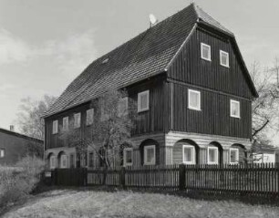 Neugersdorf, Wohnhaus : Neugersdorf (Kreis Löbau-Zittau), Wohnhaus, Karl-Liebknecht-Straße 21, 1841, Straßenansicht mit Einfriedung