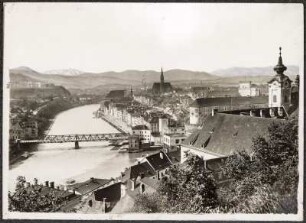Österreich, Steyr. Blick vom Taborturm auf den Zusammenfluss von Enns und Steyr