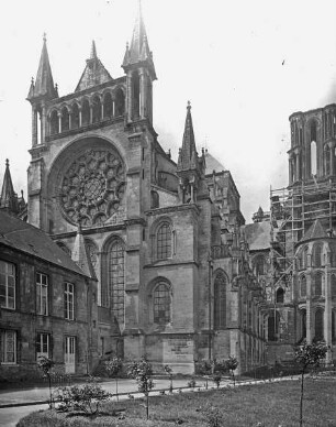 Laon, Kathedrale Notre-Dame, von SW