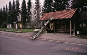 Bahnhofstraße: Bushaltestelle Ortsmitte