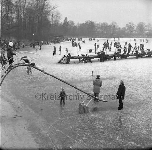 Poggensee: Eislaufen
