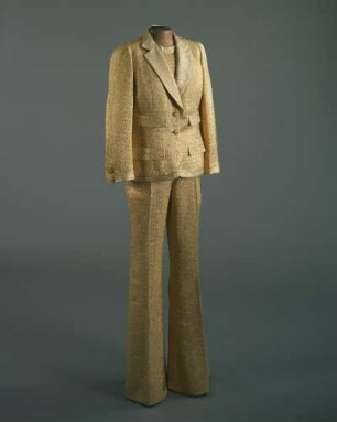 Ärmelloser Overall mit passender Jacke aus Goldlamé (Archivtitel)